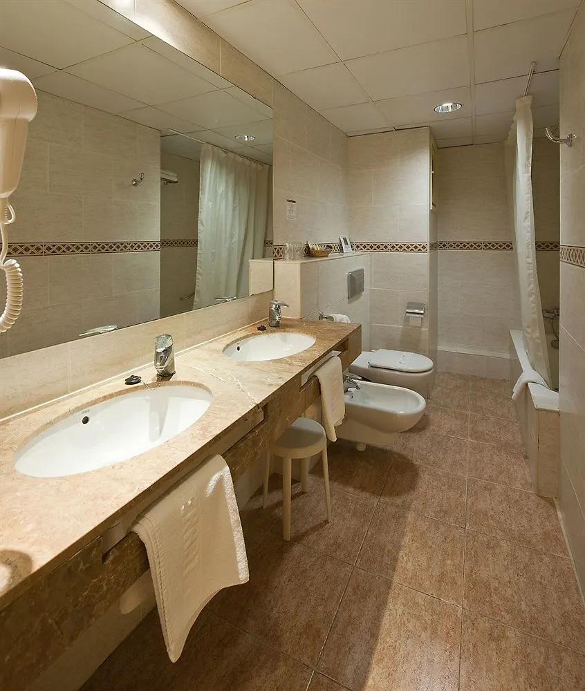 Hotel Abad Cisneros Барселона